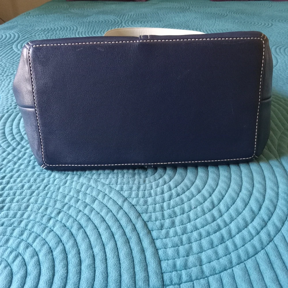 Coach Shoulder Crossbody Bag Adjustable Strap Navy & White Leather Excellent - Picture 10 of 12